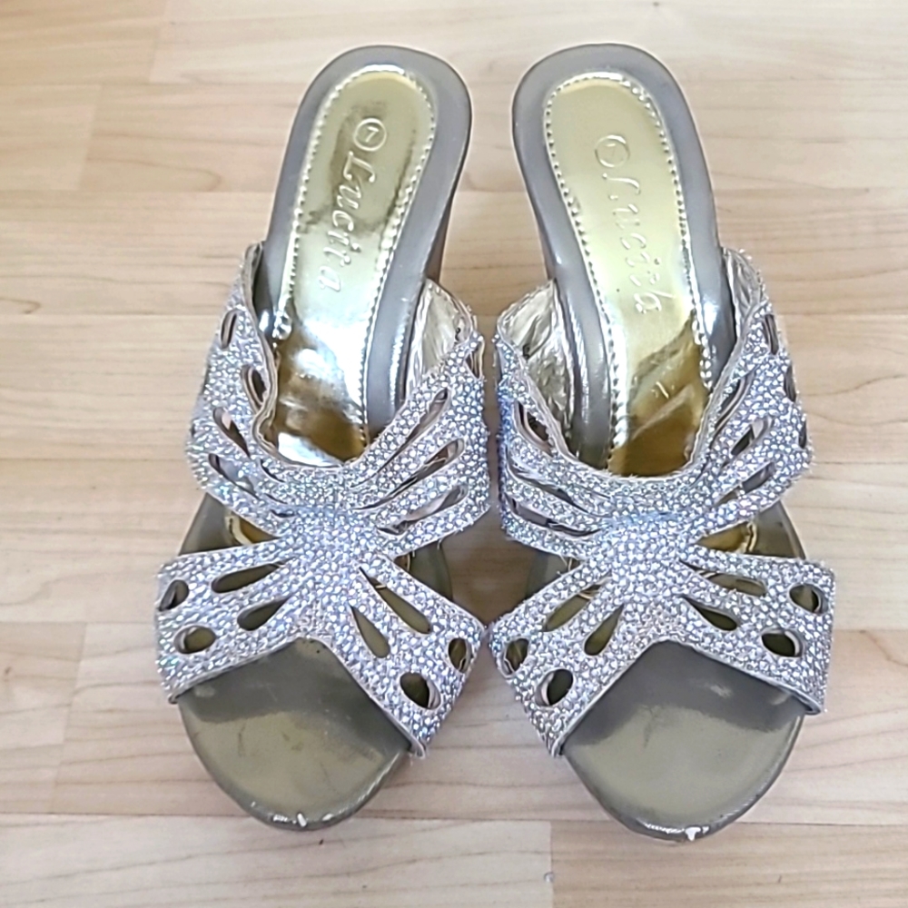 Lucita Gold Rhinestone Sparkled Elegant Wede Sandals Size 7